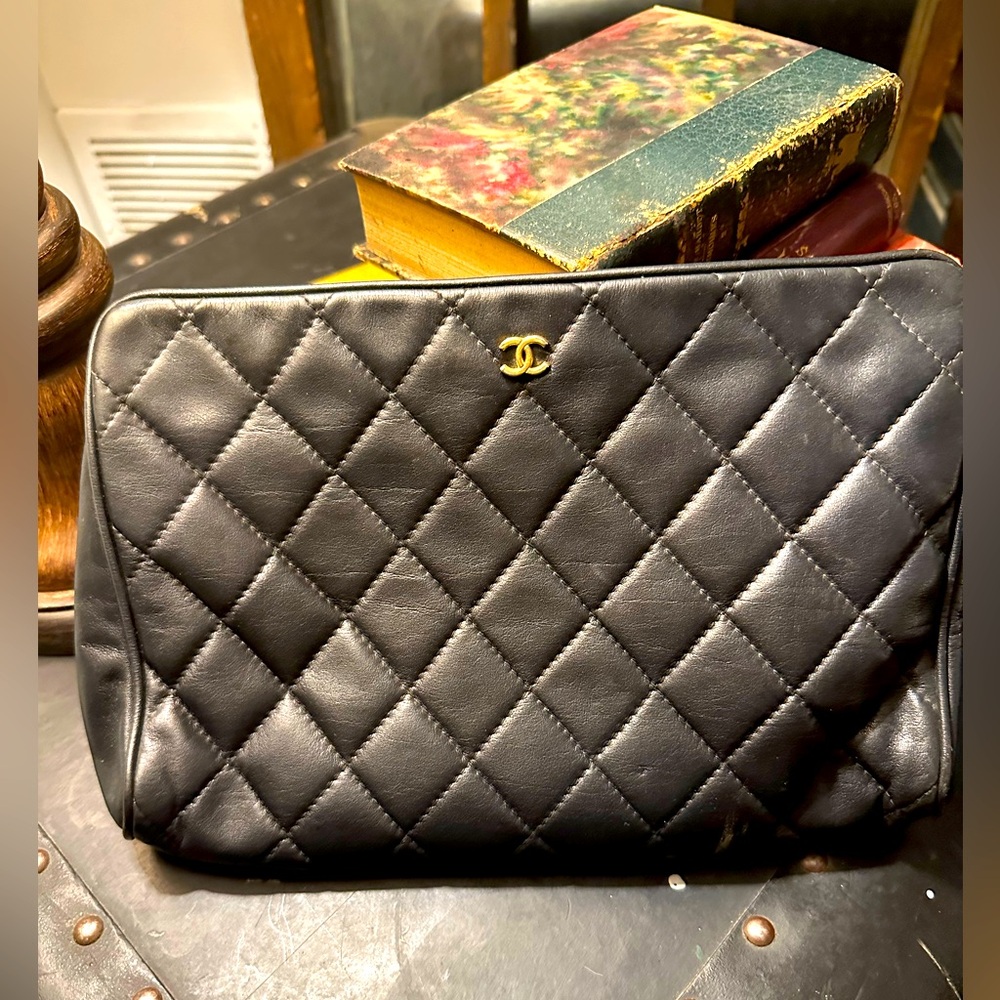 CHANEL authentic lambskin leather pouch / clutch